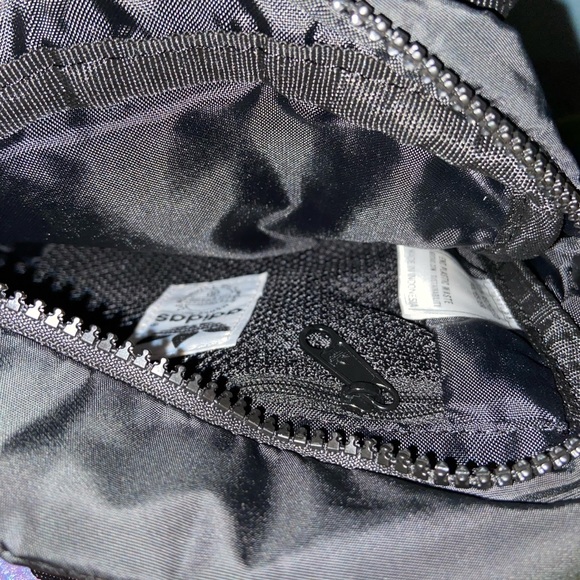 Adidas crossbody bag brand new - Picture 4 of 4